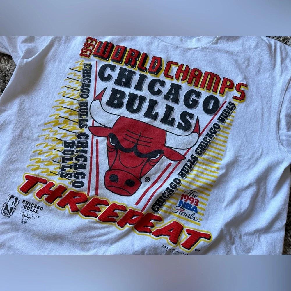 Chicago Bulls Threepeat World Champs t-shirt